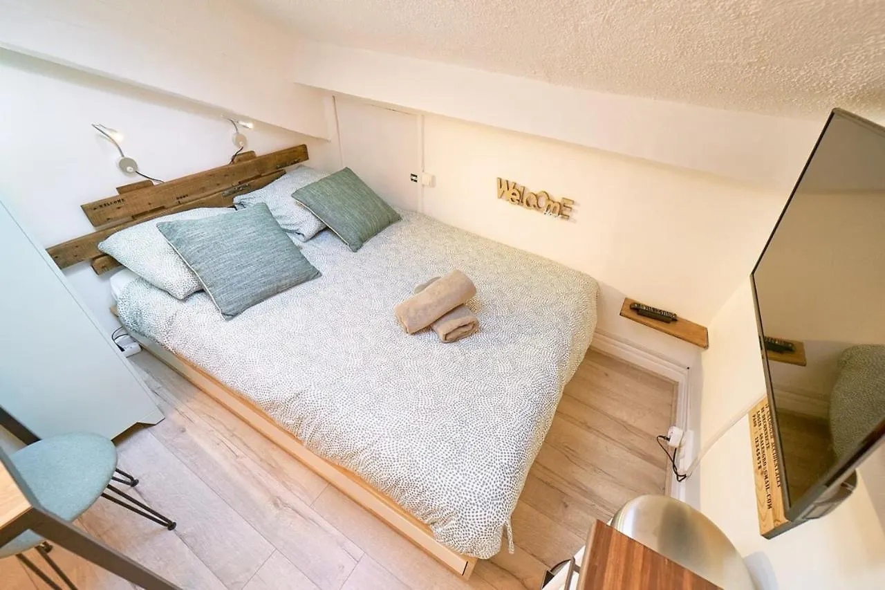 Le Petit Salengro - Lovely Studio - Charpennes Metro Apartment Villeurbanne