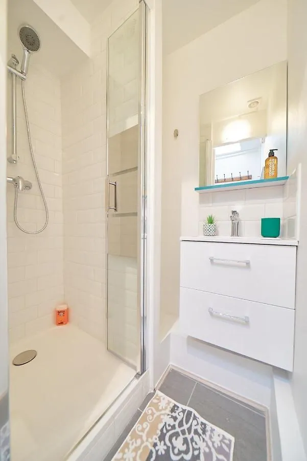 Le Petit Salengro - Lovely Studio - Charpennes Metro Apartment Villeurbanne